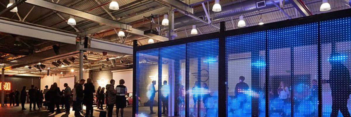 street-store-smart-glass